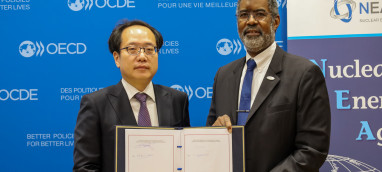 Photo of the signature of the GIF Framework Agreement by Korea in September 2025 in Paris, France